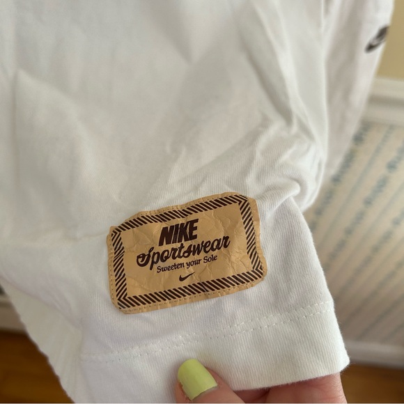 Nike Long Sleeve Graphic Top - Picture 4 of 7